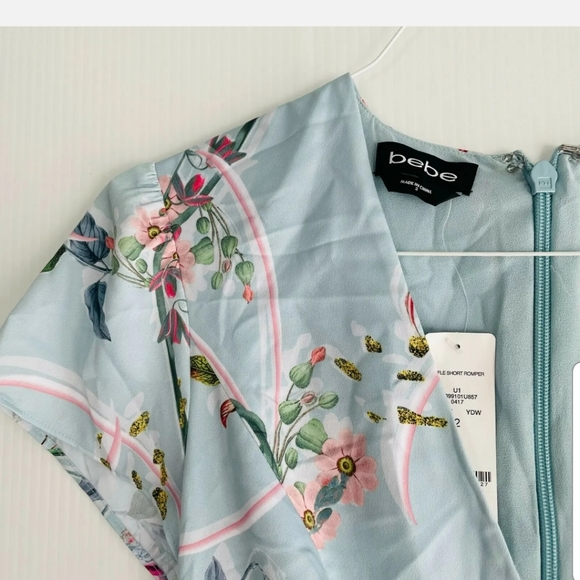 New Bebe Ruffle Short Romper- Daylight Meadow Short Sleeve V Neck 8..Ret. $118 - Picture 3 of 6